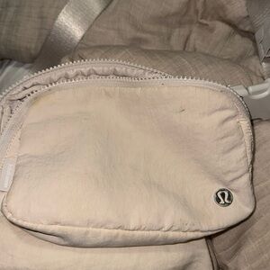 Lululemon Everywhere Belt bag 1L